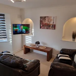 dulverton-house-3-bed-house-sleeps-6-drivewayclose-to-m1.hotelsin-nottingham.com/